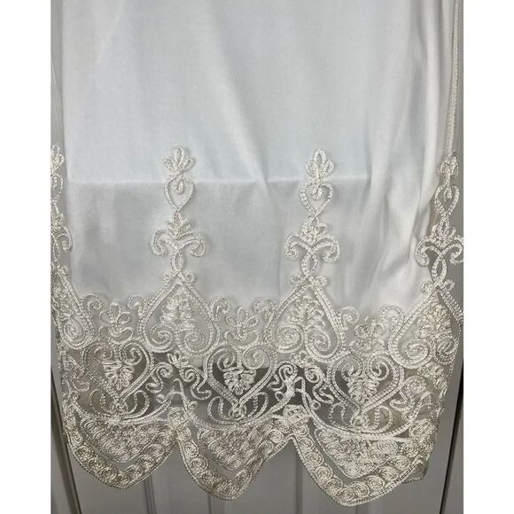 Cal Style Ivory Embroidered Beaded Blouse Women’s Size Medium - Picture 6 of 9